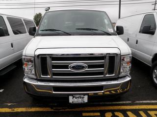 Ford Econoline Wagon 2011 photo 4