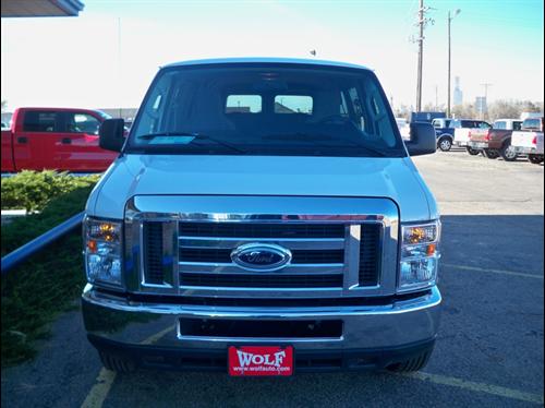 Ford Econoline Wagon 2011 photo 5