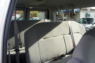 Ford Econoline Wagon 2011 photo 2