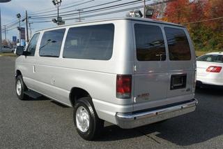 Ford Econoline Wagon 2011 photo 5