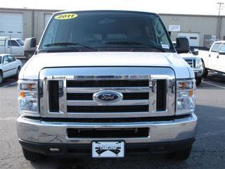 Ford Econoline Wagon 2011 photo 4