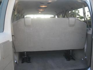 Ford Econoline Wagon 2011 photo 4