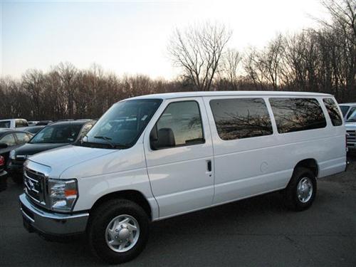 Ford Econoline Wagon 2011 photo 4