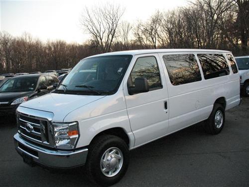 Ford Econoline Wagon 2011 photo 5