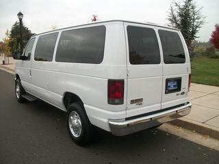 Ford Econoline Wagon 2011 photo 3