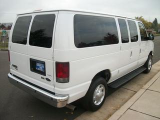 Ford Econoline Wagon 2011 photo 4