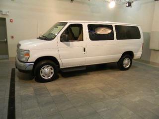 Ford Econoline Wagon 2011 photo 4