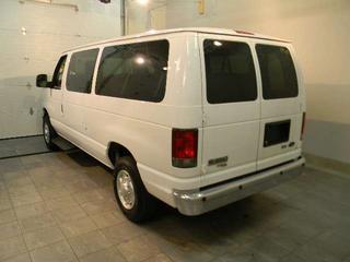 Ford Econoline Wagon 2011 photo 5