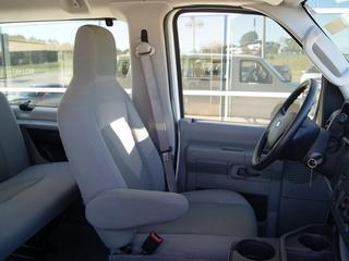 Ford Econoline Wagon 2011 photo 3