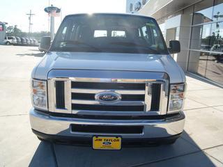 Ford Econoline Wagon 2011 photo 4