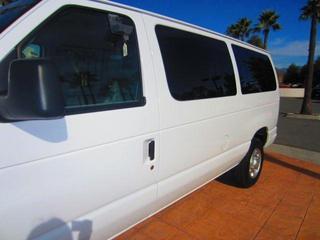 Ford Econoline Wagon 2011 photo 3