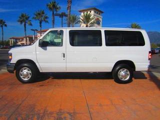 Ford Econoline Wagon 2011 photo 4