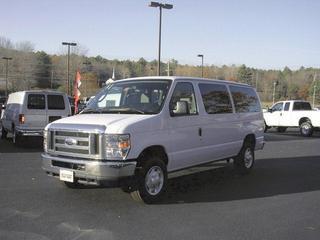 Ford Econoline Wagon 2011 photo 1