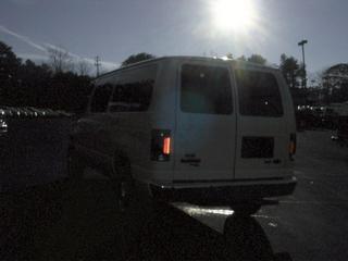 Ford Econoline Wagon 2011 photo 2