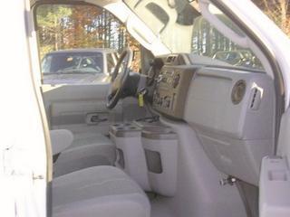 Ford Econoline Wagon 2011 photo 4