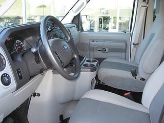 Ford Econoline Wagon 2011 photo 4