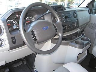 Ford Econoline Wagon 2011 photo 5