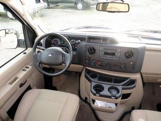 Ford Econoline Wagon 2011 photo 3