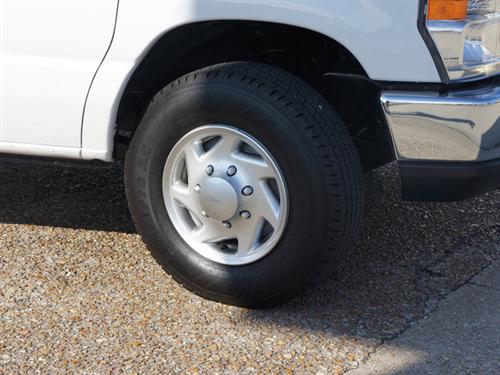 Ford Econoline Wagon 2011 photo 5