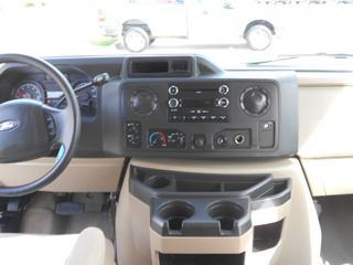 Ford Econoline Wagon 2011 photo 1