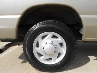 Ford Econoline Wagon 2011 photo 3