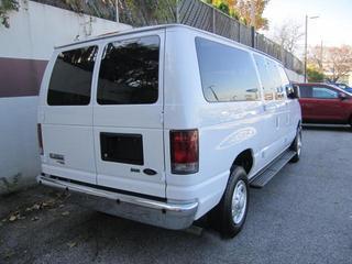 Ford Econoline Wagon 2011 photo 4