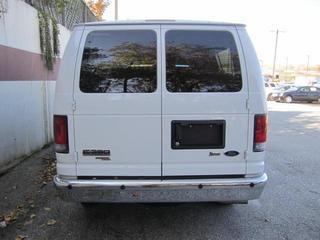 Ford Econoline Wagon 2011 photo 5