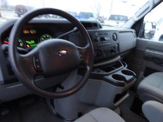 Ford Econoline Wagon 2011 photo 3