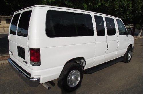 Ford Econoline Wagon 2011 photo 3