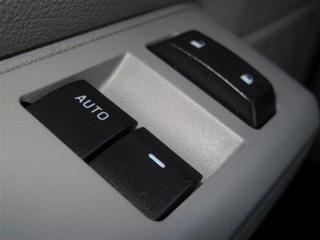 Ford Econoline Wagon 2011 photo 2