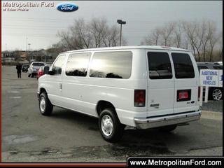 Ford Econoline Wagon 2011 photo 2