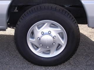 Ford Econoline Wagon 2011 photo 3