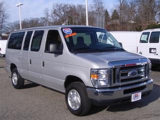 Ford Econoline Wagon 2011 photo 5
