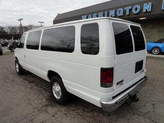 Ford Econoline Wagon 2011 photo 4