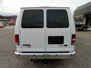 Ford Econoline Wagon 2011 photo 5