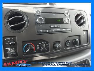 Ford Econoline Wagon 2011 photo 5