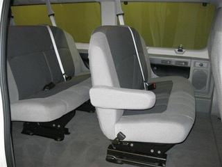 Ford Econoline Wagon 2011 photo 2