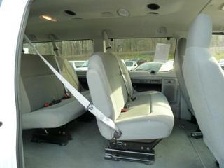 Ford Econoline Wagon 2011 photo 1