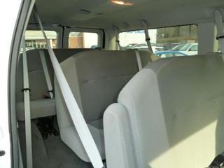 Ford Econoline Wagon 2011 photo 2