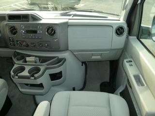 Ford Econoline Wagon 2011 photo 3