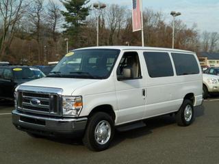 Ford Econoline Wagon 2011 photo 4