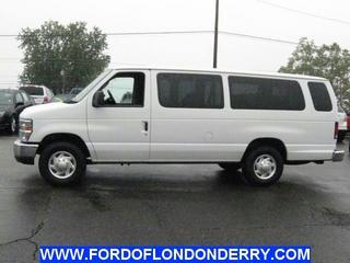 Ford Econoline Wagon 2011 photo 4