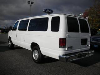 Ford Econoline Wagon 2011 photo 5