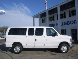 Ford Econoline Wagon 2011 photo 1