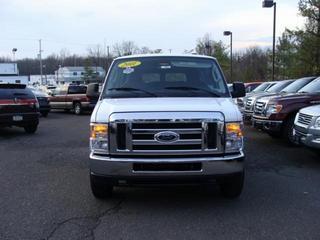 Ford Econoline Wagon 2011 photo 4