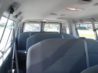 Ford Econoline Wagon 2011 photo 4