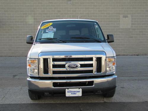 Ford Econoline Wagon 2011 photo 1