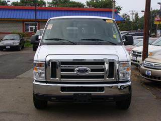 Ford Econoline Wagon 2011 photo 4
