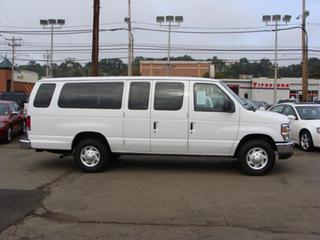Ford Econoline Wagon 2011 photo 5
