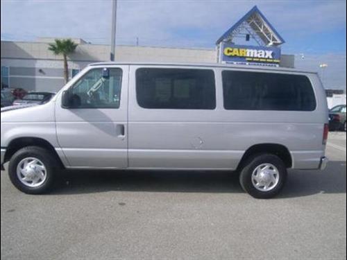 Ford Econoline Wagon 2011 photo 3